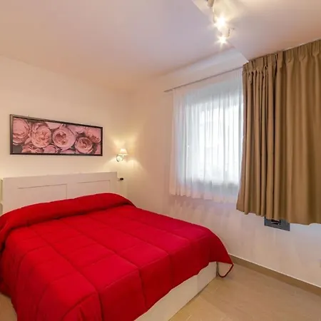 Apartment Miramare *